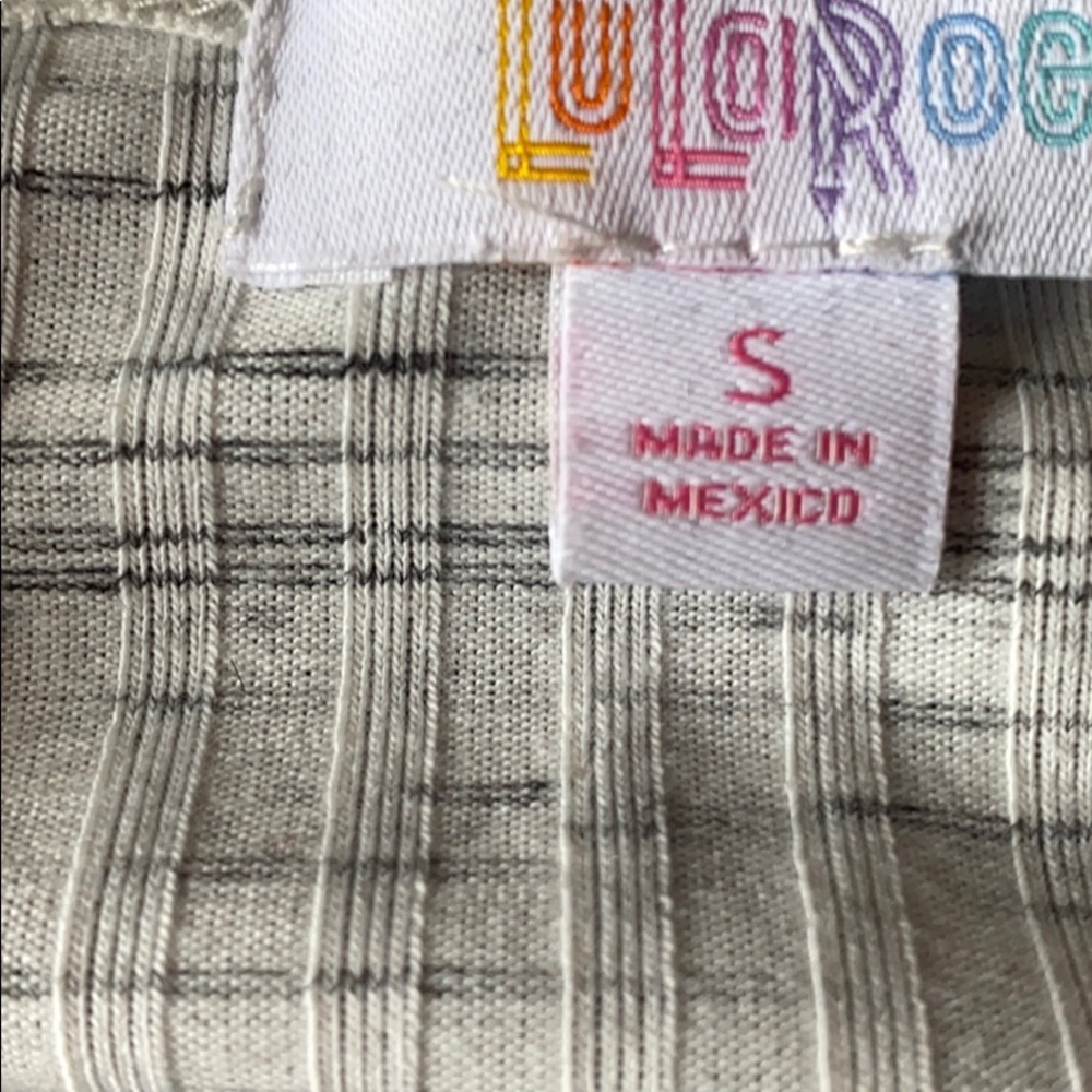 LulaRoe Sarah Duster - Picture 2 of 3
